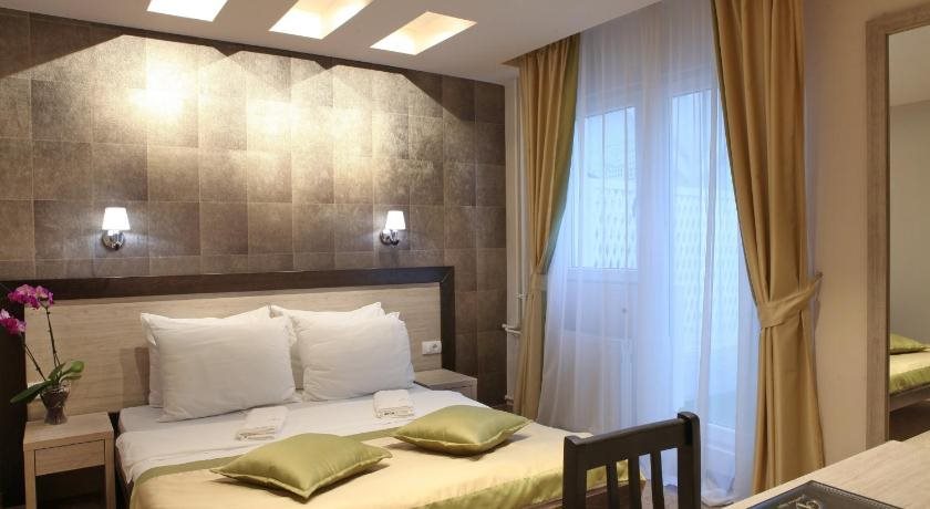 Hotel Vozarev 10