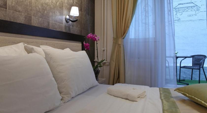 Hotel Vozarev 12