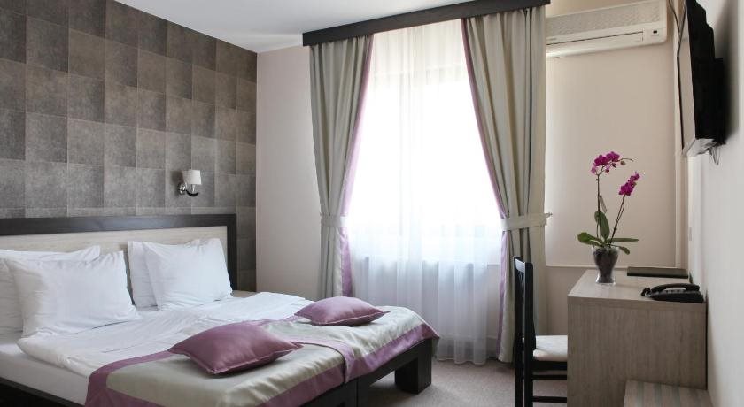 Hotel Vozarev 20