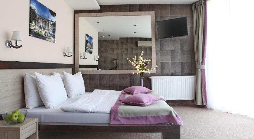 Hotel Vozarev 8