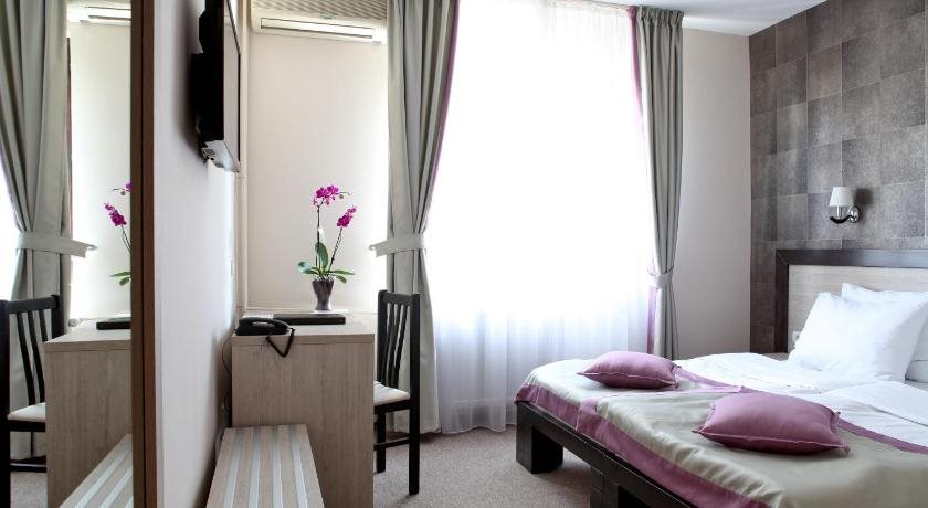 Hotel Vozarev 9