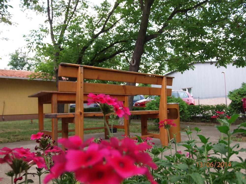 Garni Hotel Lav 19