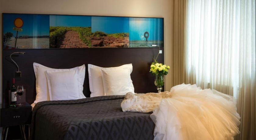 Hotel Townhouse 27 13