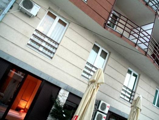 Vila Senjak 13