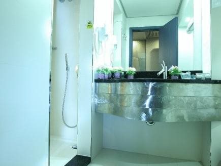 Golden Tulip Zira Belgrade 5