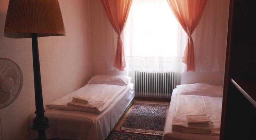 Marien-Hof Appartment Hotel 18
