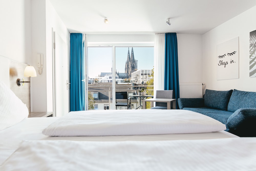 Haus am Dom 1