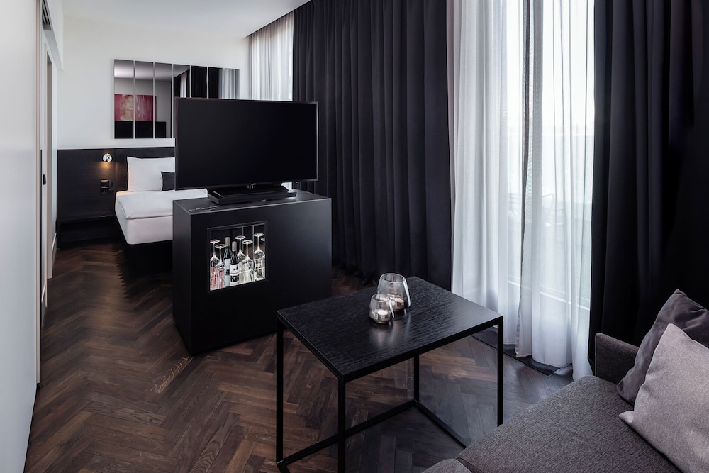 Hotel AMANO Grand Central 9