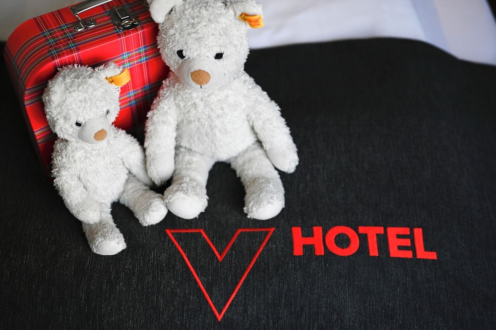 V-Hotel 17