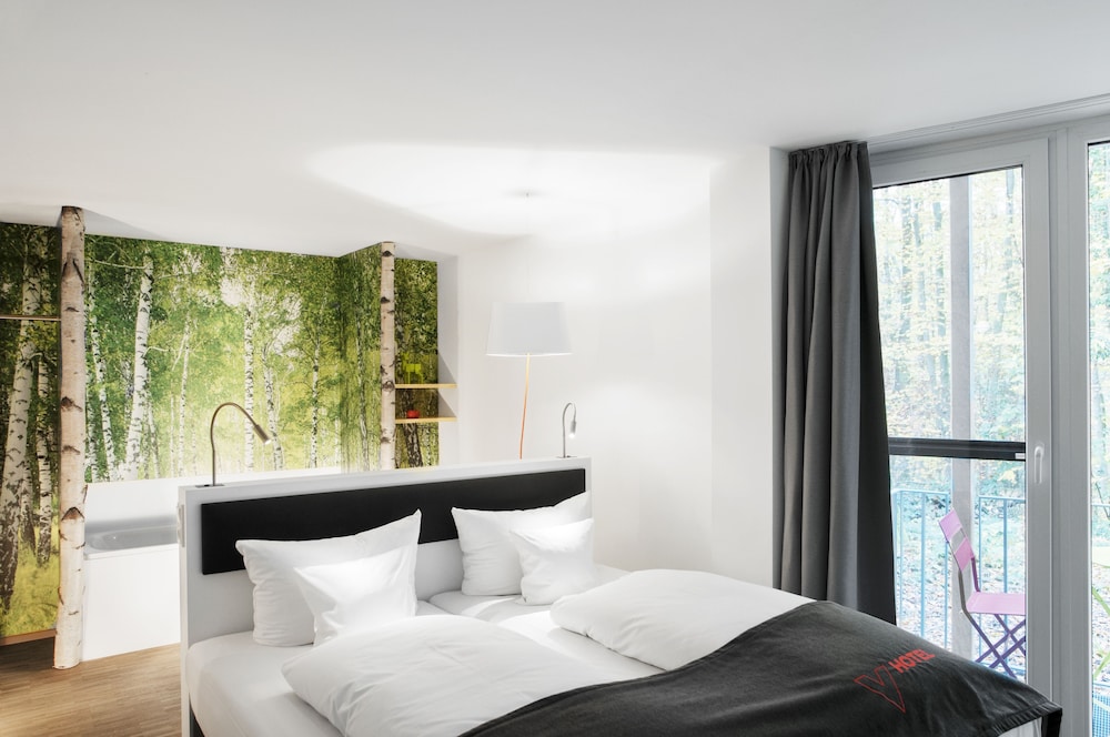 V-Hotel 11
