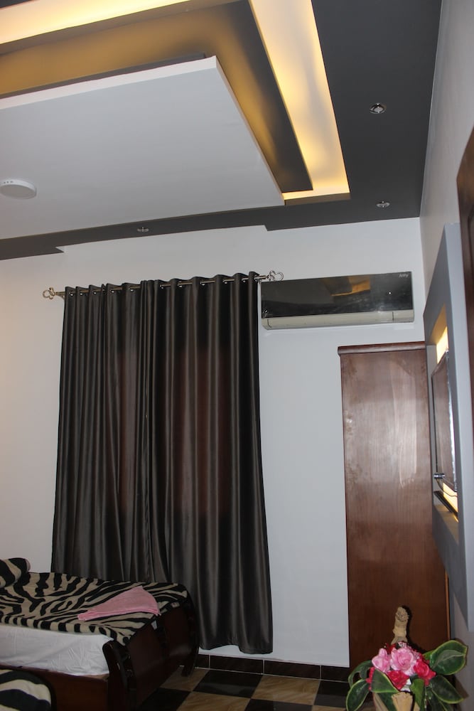 Family Palace 19