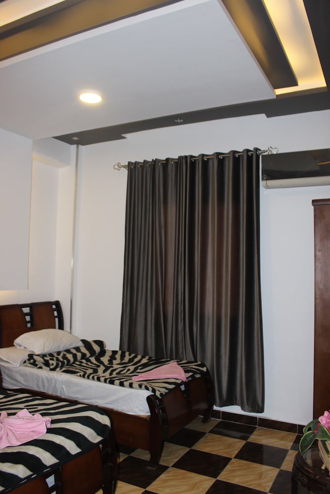 Family Palace 7