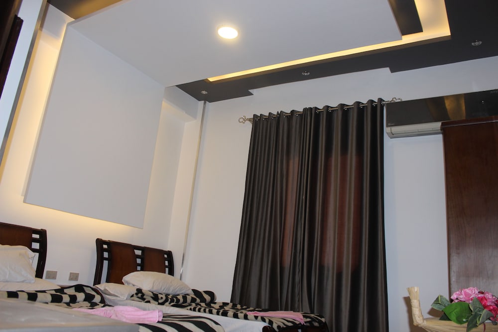 Family Palace 12