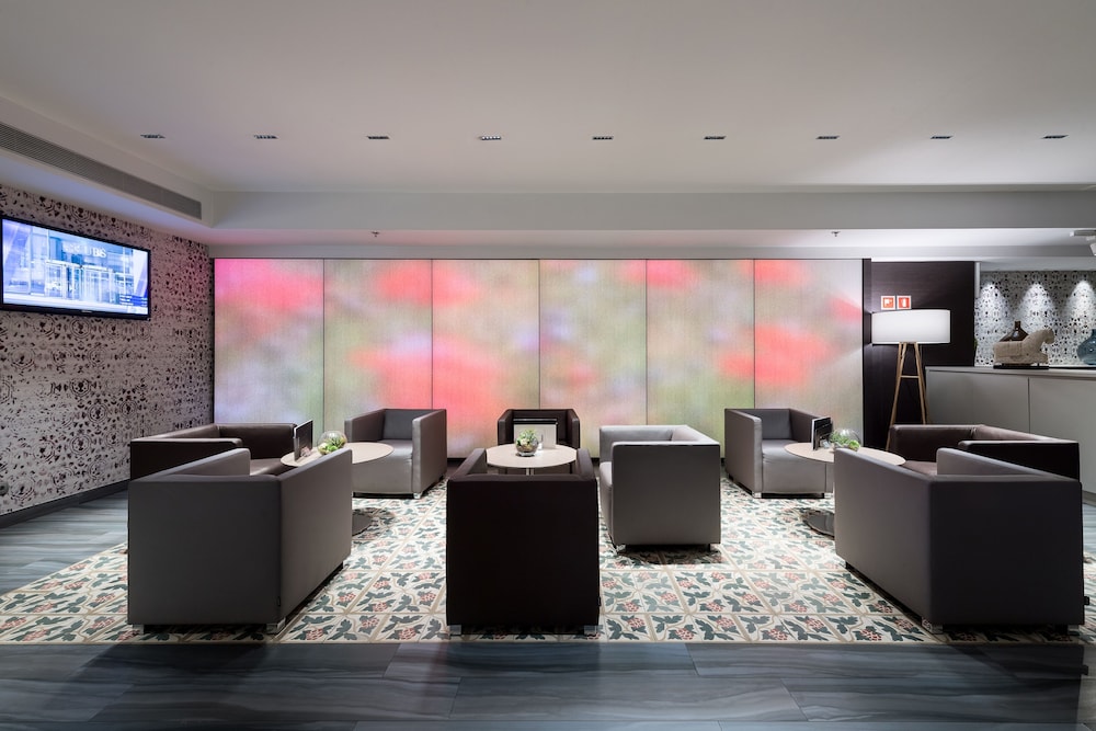 Catalonia Square Hotel 7