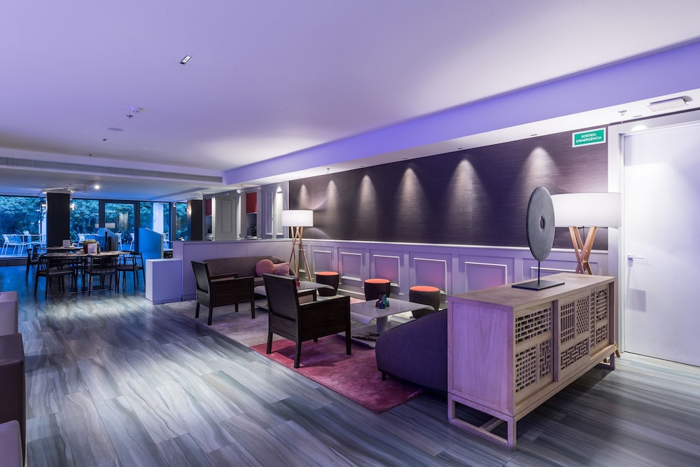 Catalonia Square Hotel 5