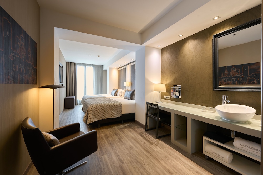 Catalonia Square Hotel 13