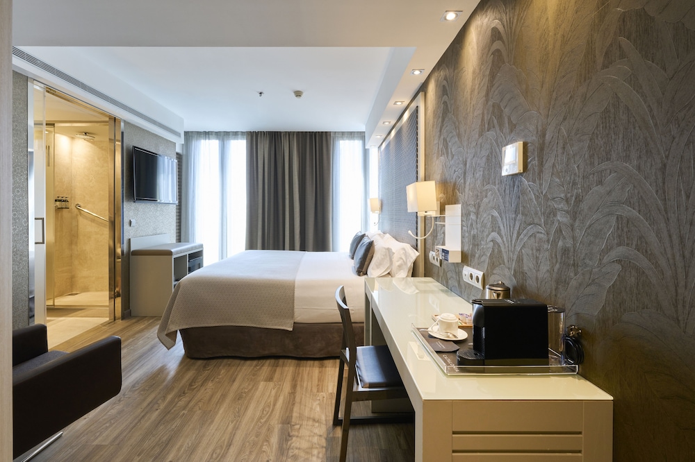 Catalonia Square Hotel 19