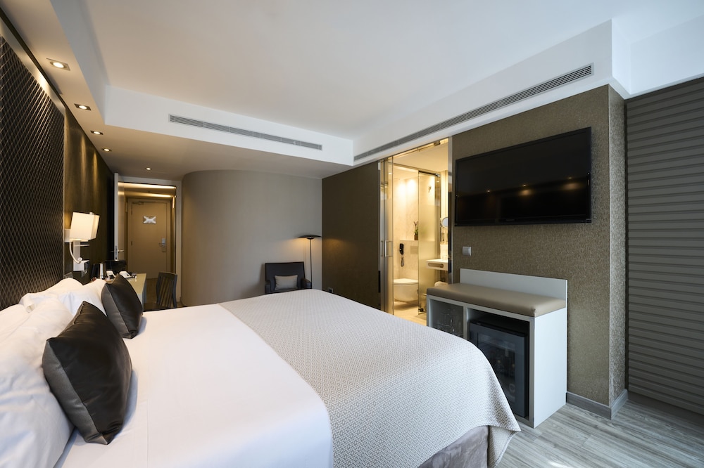 Catalonia Square Hotel 18