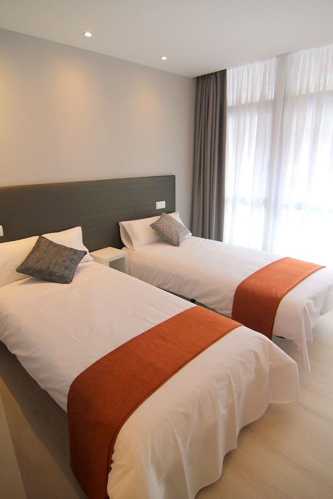 Hostal Aslyp 114 Barcelona 9