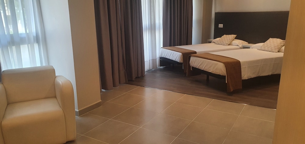 Hostal Aslyp 114 Barcelona 17