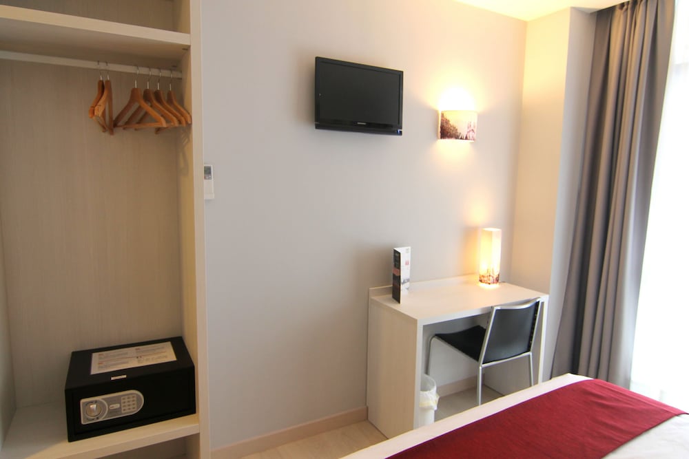 Hostal Aslyp 114 Barcelona 18