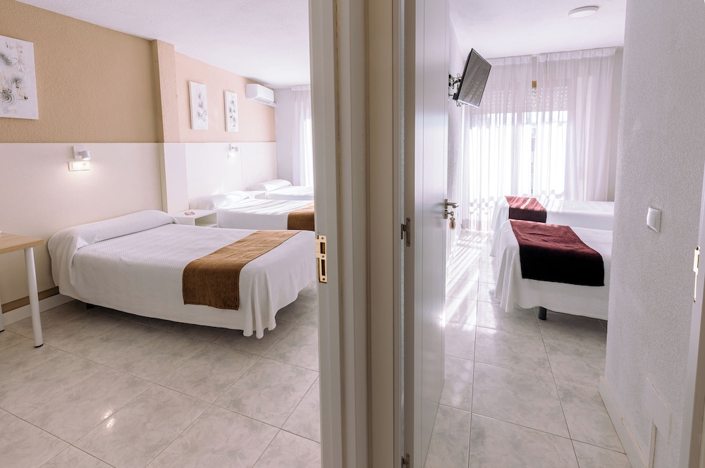 Hostal Gran Via 24