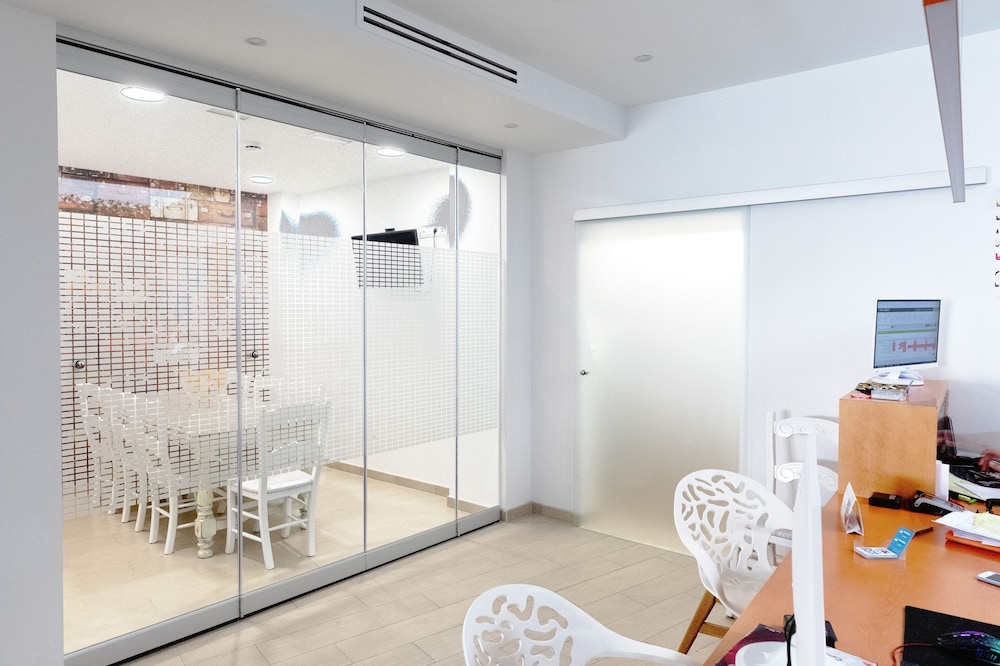 Hostal Gran Via 2