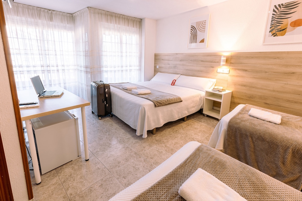 Hostal Gran Via 3