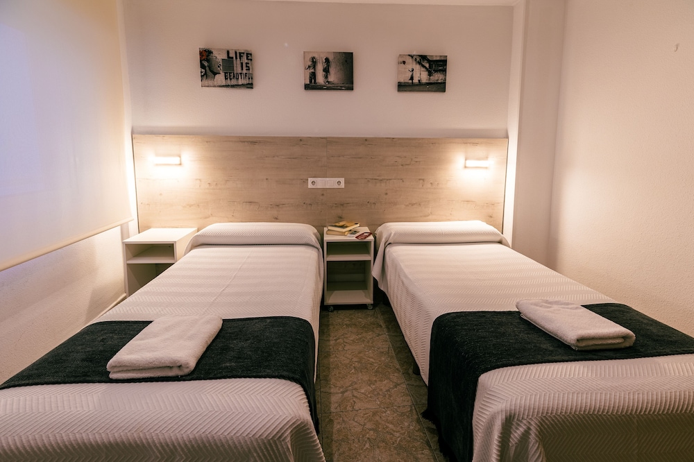 Hostal Gran Via 15