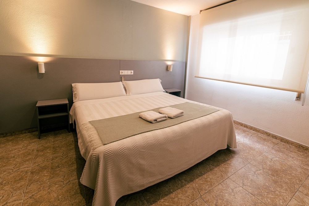 Hostal Gran Via 12