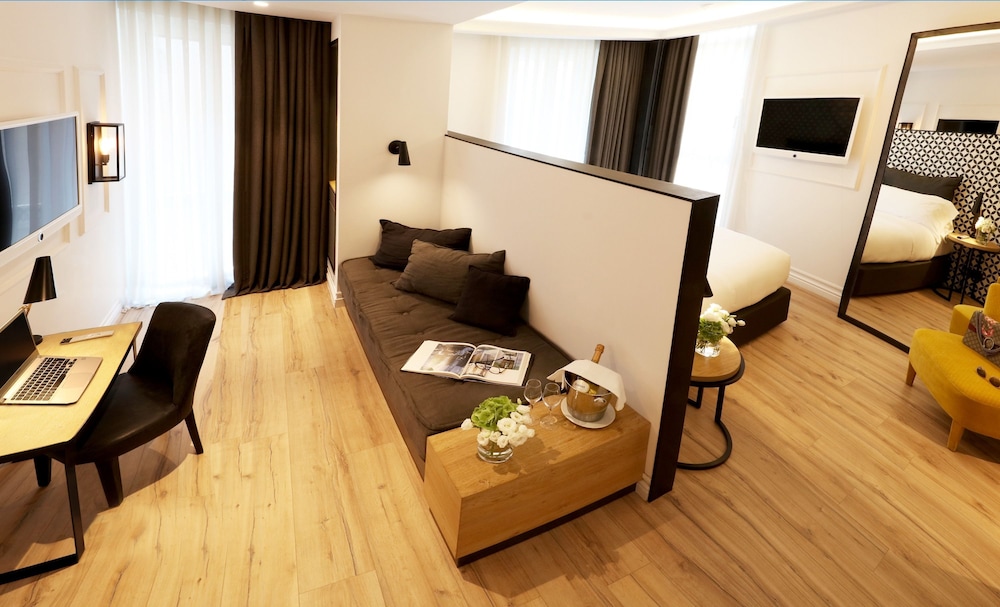 Hotel The Serras 9