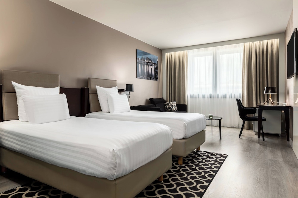 AC Hotel Paris Porte Maillot 10