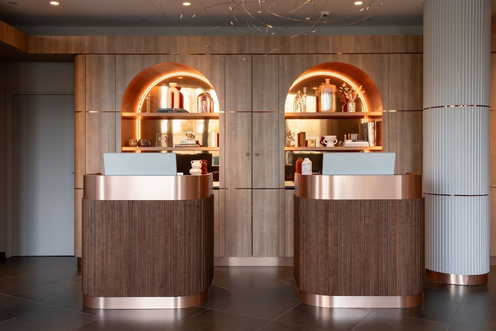 AC Hotel Paris Porte Maillot 2