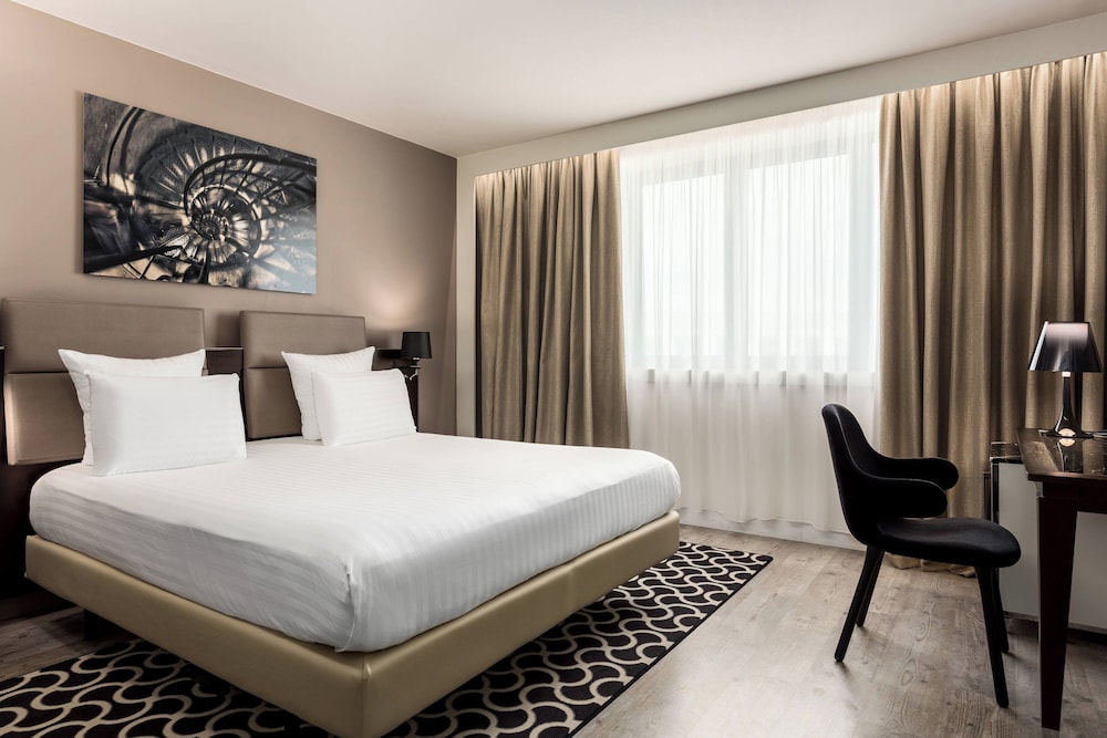 AC Hotel Paris Porte Maillot 17