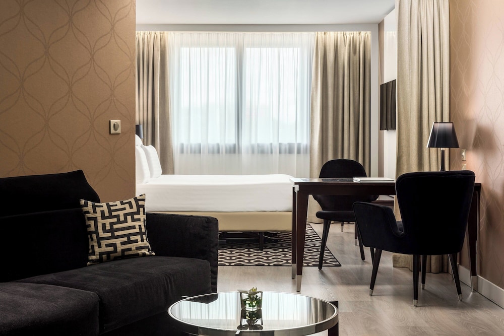 AC Hotel Paris Porte Maillot 18