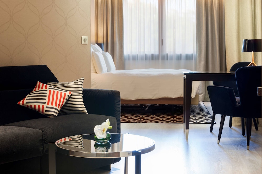 AC Hotel Paris Porte Maillot 5