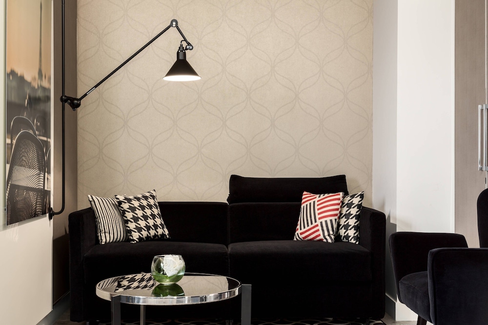 AC Hotel Paris Porte Maillot 11