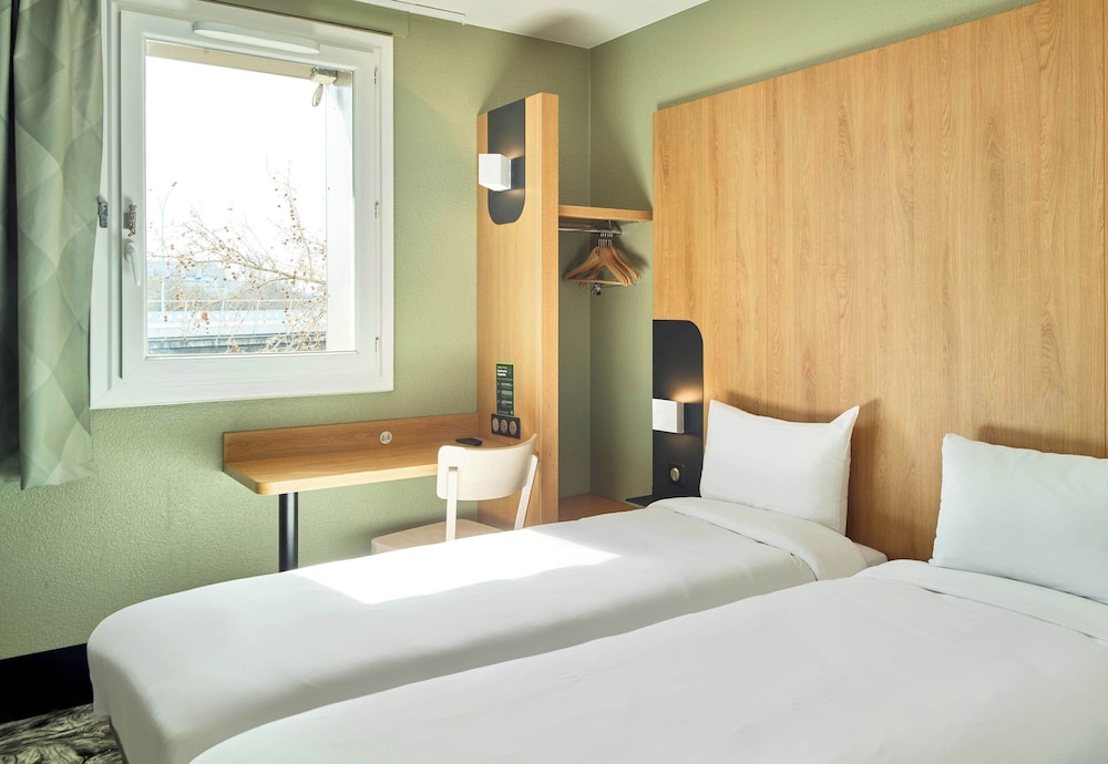 B&B HOTEL Paris Porte de la Villette 9