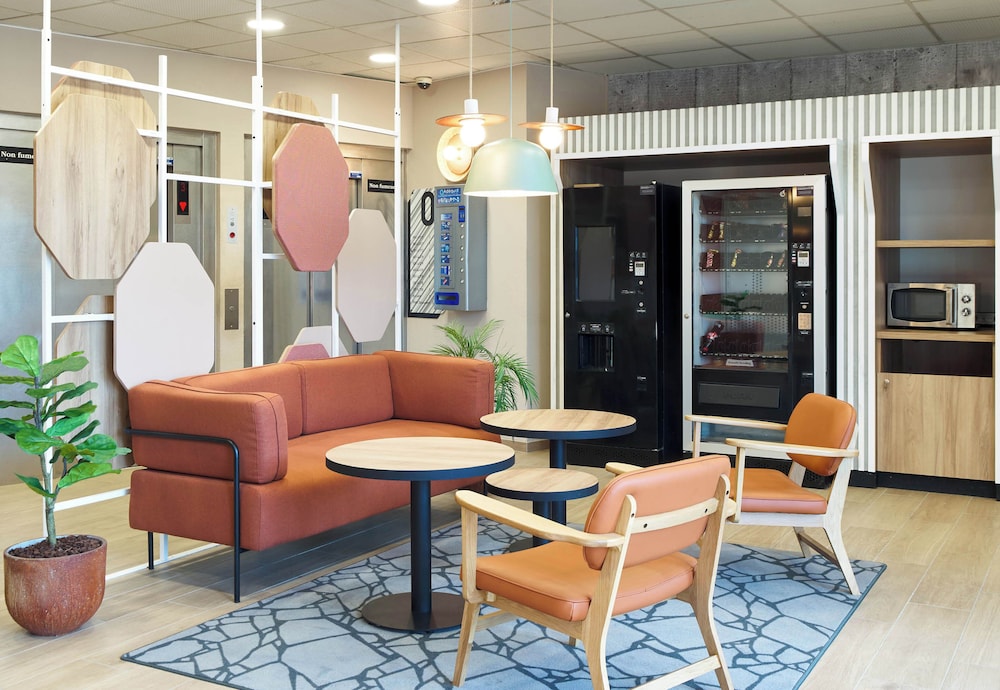 B&B HOTEL Paris Porte de la Villette 1