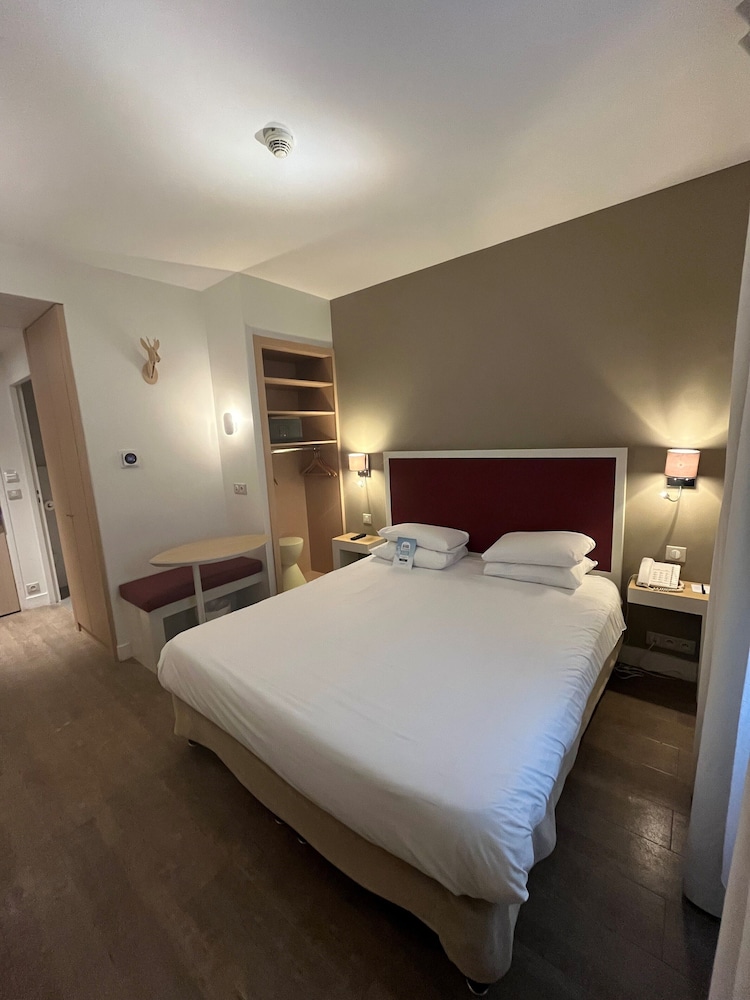 Hotel Kyriad Paris 18 - Porte de Clignancourt - Montmartre 12