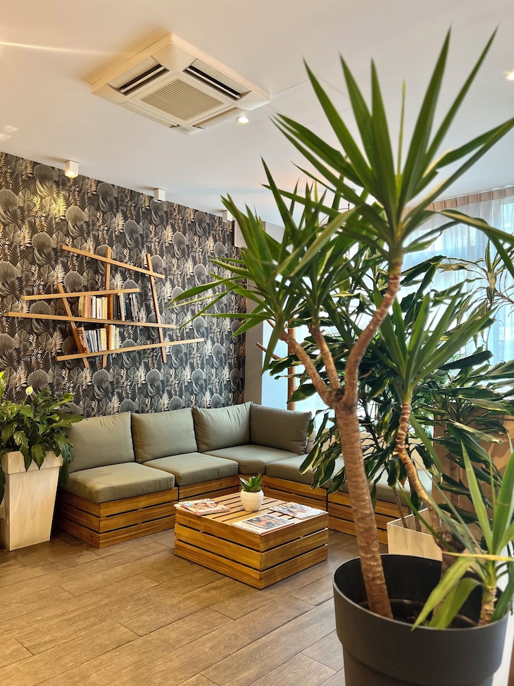 Hotel Kyriad Paris 18 - Porte de Clignancourt - Montmartre 5