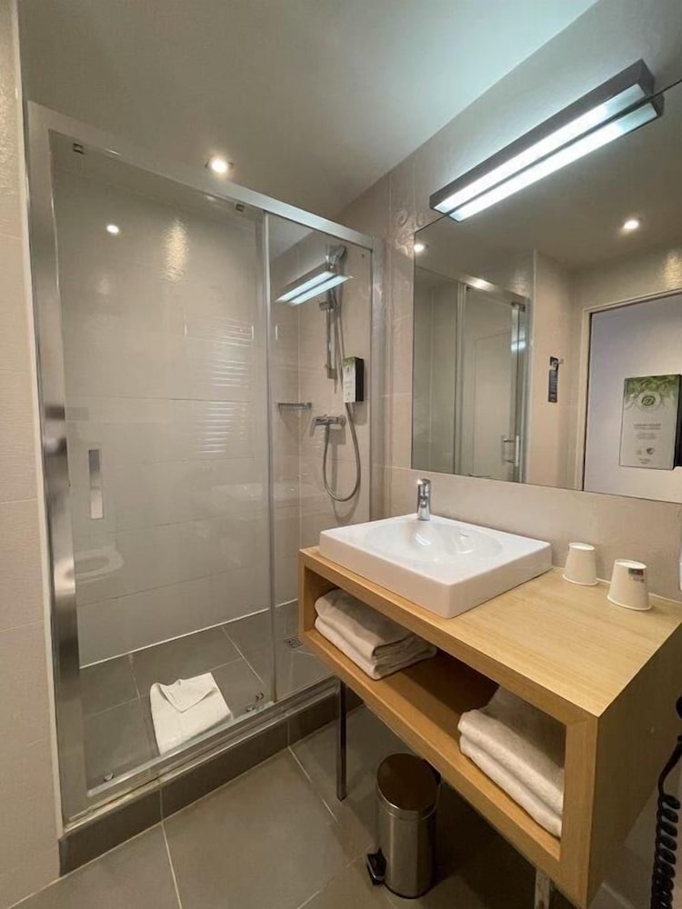 Hotel Kyriad Paris 18 - Porte de Clignancourt - Montmartre 15