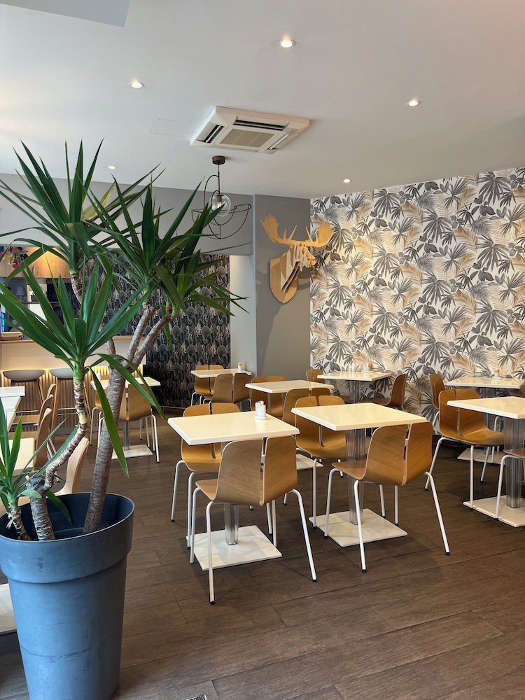 Hotel Kyriad Paris 18 - Porte de Clignancourt - Montmartre 22