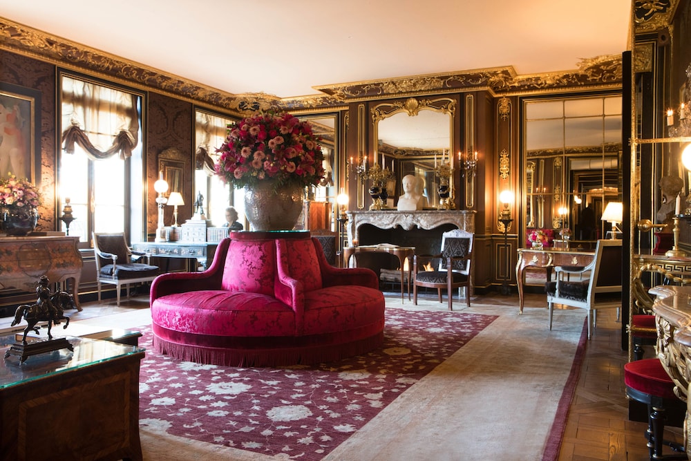 La Réserve Paris Hotel & Spa 9