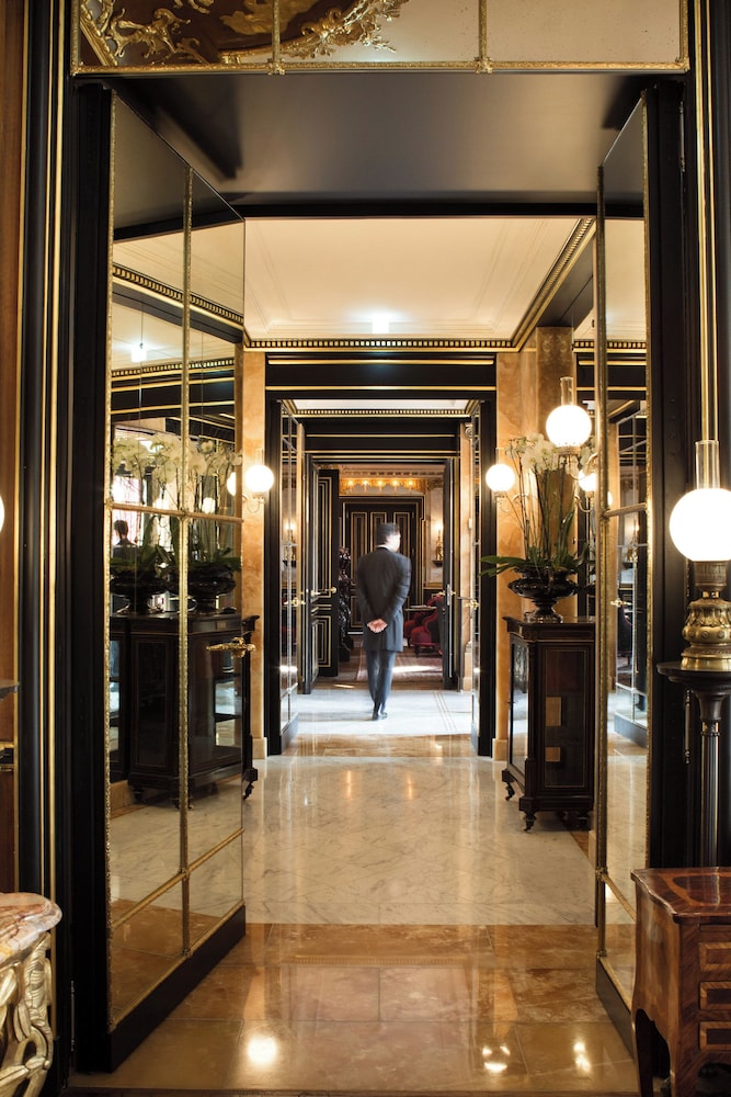 La Réserve Paris Hotel & Spa 6