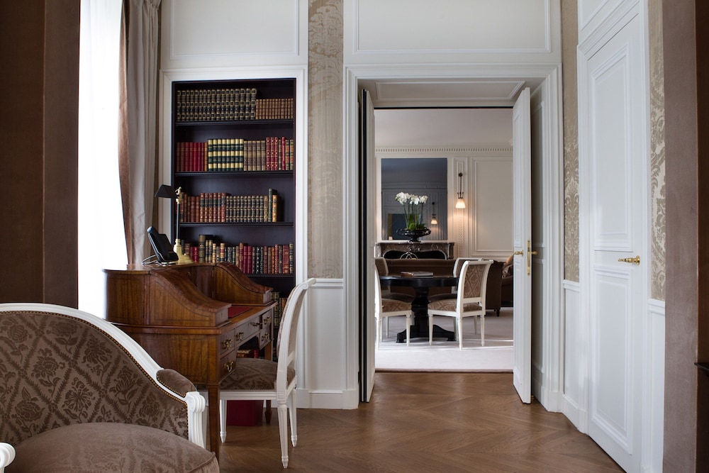 La Réserve Paris Hotel & Spa 20