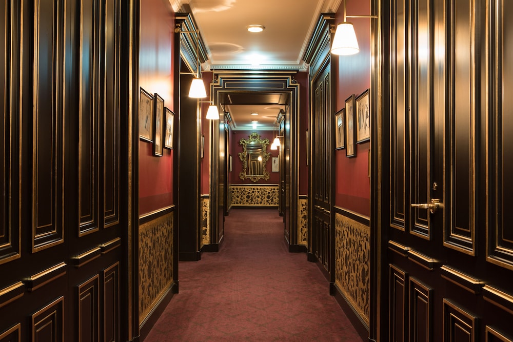 La Réserve Paris Hotel & Spa 4