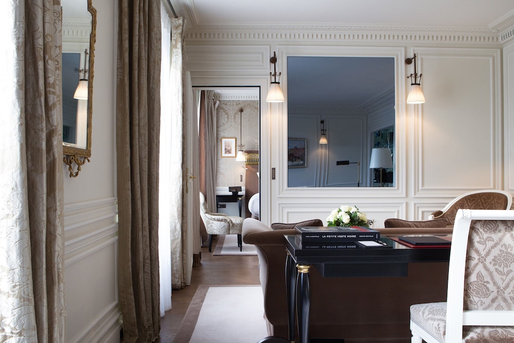 La Réserve Paris Hotel & Spa 19