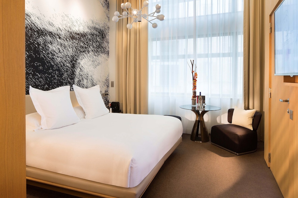 Le Cinq Codet 24