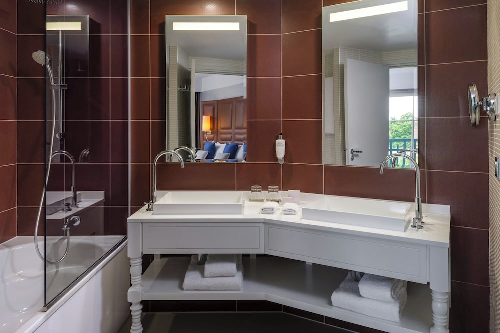 Renaissance Paris Hippodrome De St. Cloud Hotel 23